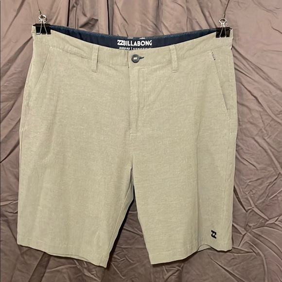 Billabong Tan Flat Front Shorts Casual Style hybrid board shorts - Picture 1 of 4